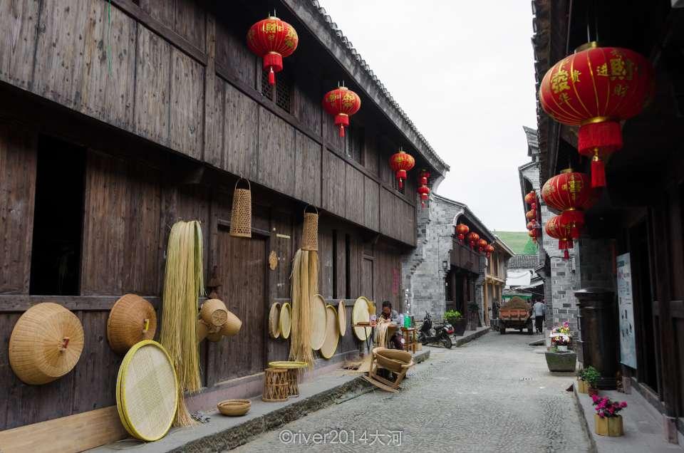 莫雷托:拜仁在圣诞后电话咨询邓弗里斯的价格,但之后就没进展了