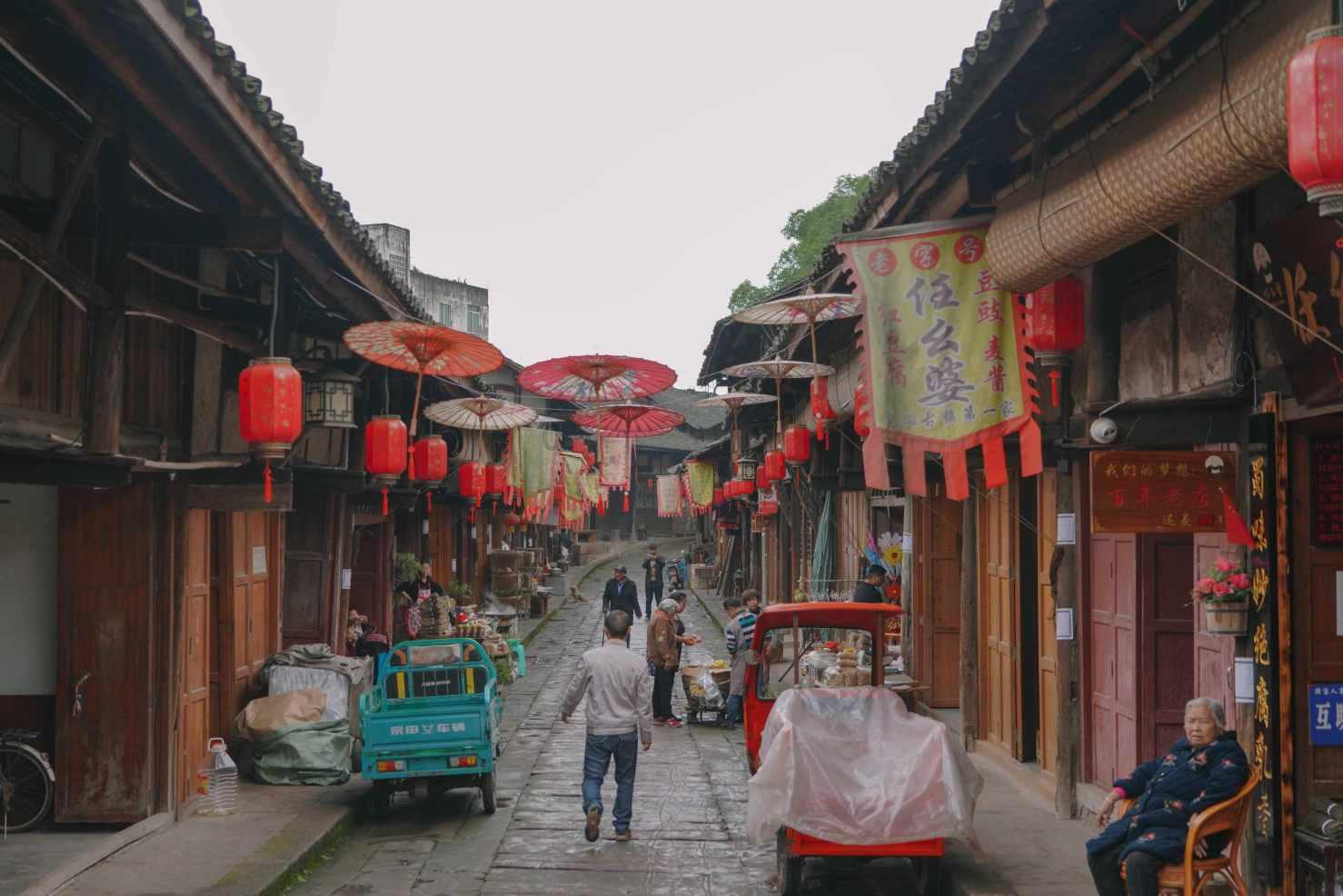 主人出门7天，两只狗“拆家”！狗在拆家的时候到底是本能还是因为想拆家？游戏画面